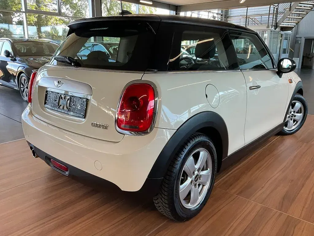 Gebraucht Mini Cooper 136 PS (100 kW) 2015 Weiß Kleinwagen