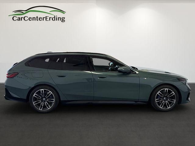Gebraucht BMW 520 M Sport 197 PS (144 kW) 2024 Grün Limousine