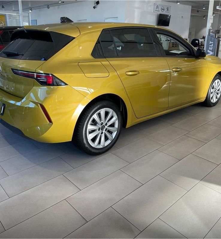 Gebraucht Opel Astra 131 PS (96 kW) 2022 Gelb Limousine