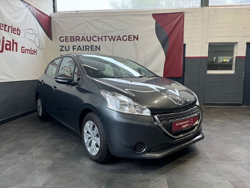Grau Gebraucht 2014 Peugeot 208 Active Kleinwagen | 5.490 € (Fairer Preis) - Bild 1/4