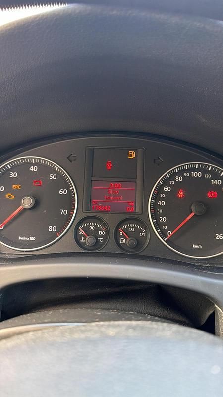 Gebraucht VW Golf IV 115 PS (84 kW) 2006 Schwarz Kleinwagen