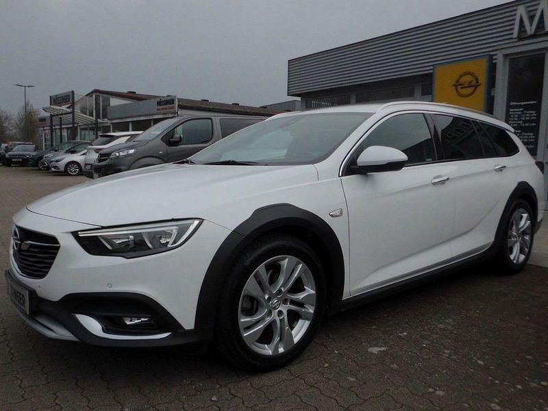 Weiß Gebraucht 2018 Opel Insignia Country Tourer Limousine | 21.590 € (Etwas zu teuer) - Bild 1/4