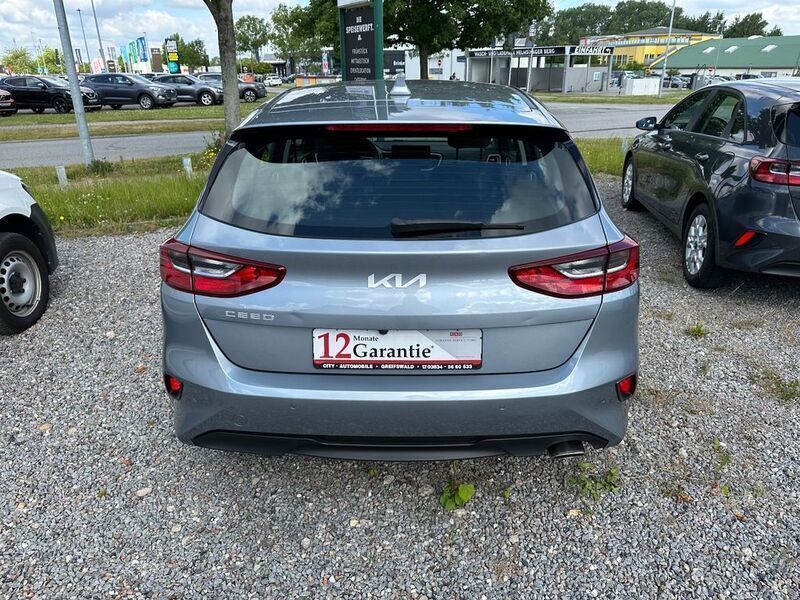 Gebraucht Kia Ceed Edition 7 101 PS (74 kW) 2022 Silber Kleinwagen