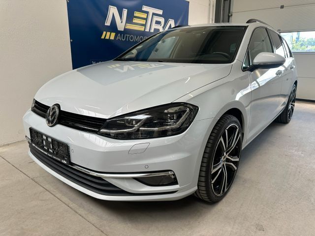 White silver metallic Gebraucht 2017 VW Golf VII Comfortline Kombi | 16.900 € (Fairer Preis) - Bild 1/4