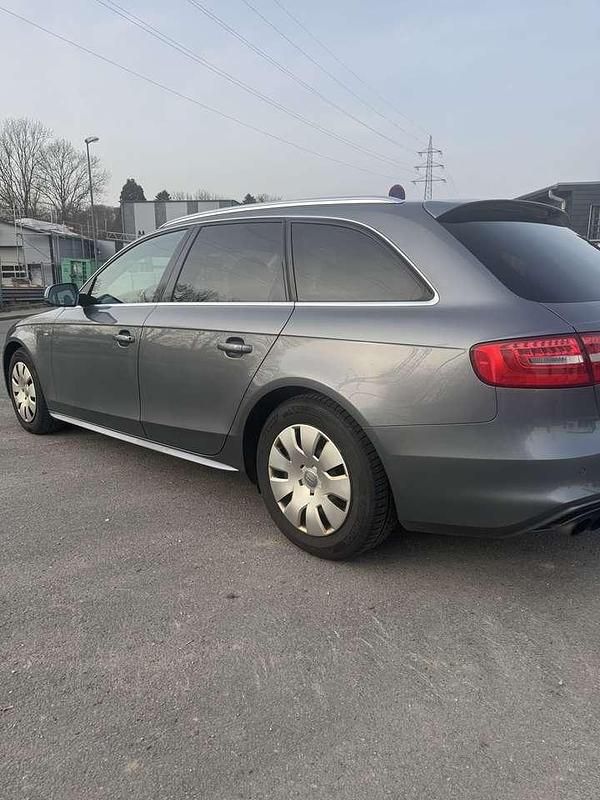 Gebraucht Audi A4 S-Line 177 PS (130 kW) 2013 Grau Kombi