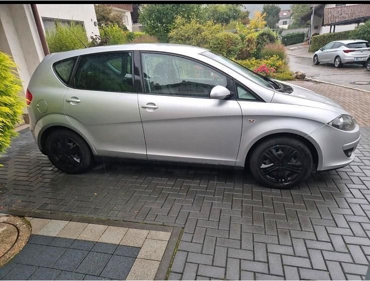 Silber Gebraucht 2009 Seat Altea Van / Kleinbus | 3.000 € (Fairer Preis) - Bild 1/4