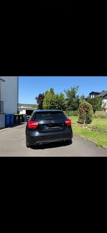 Gebraucht Mercedes A200 156 PS (114 kW) 2012 Schwarz Kleinwagen