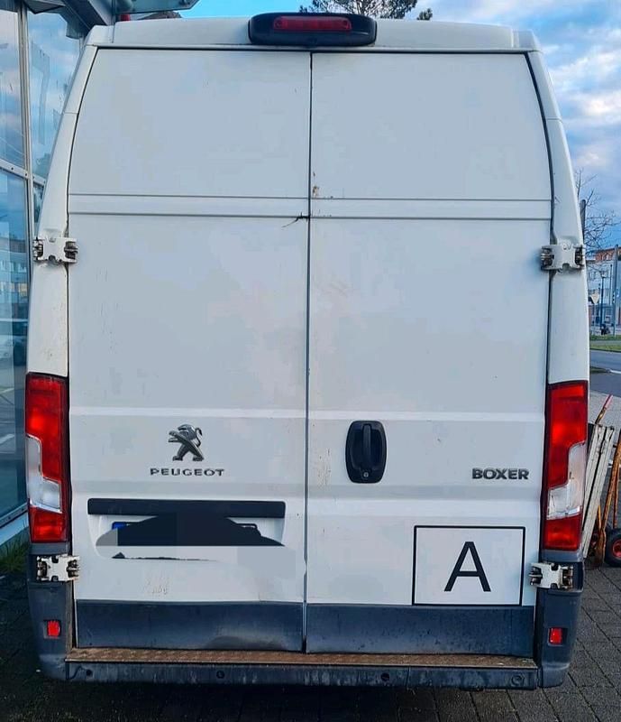 Gebraucht Peugeot Boxer 163 PS (119 kW) 2017 Weiß Van