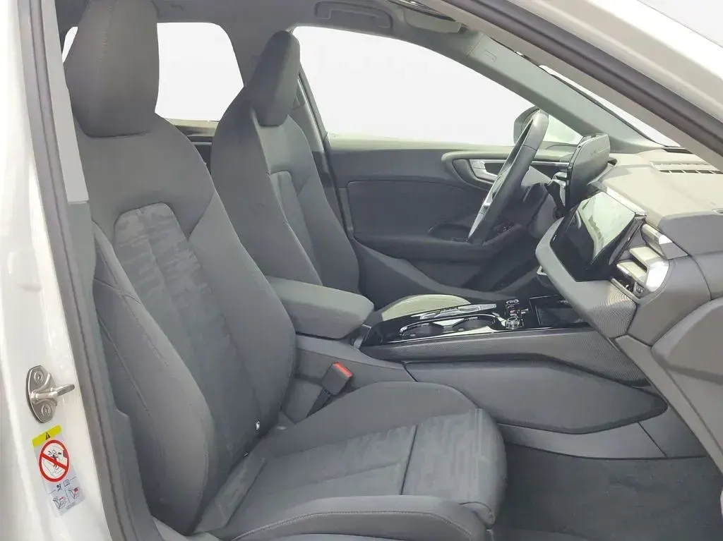 Gebraucht Audi A5 Sport 299 PS (219 kW) 2025 Gletscherweiß metallic Kombi