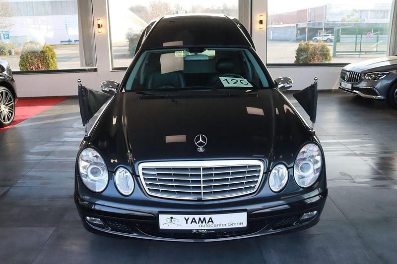 Gebraucht Mercedes E270 177 PS (130 kW) 2005 Blau Limousine