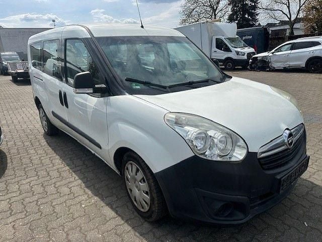 Second-hand Opel Combo Selection 105 CP (77 kW) 2013 Alb Monovolum