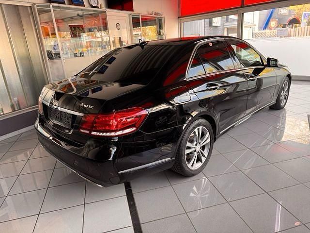 Schwarz Gebraucht 2015 Mercedes E350 Limousine | 17.500 € (Guter Preis) - Bild 1/4