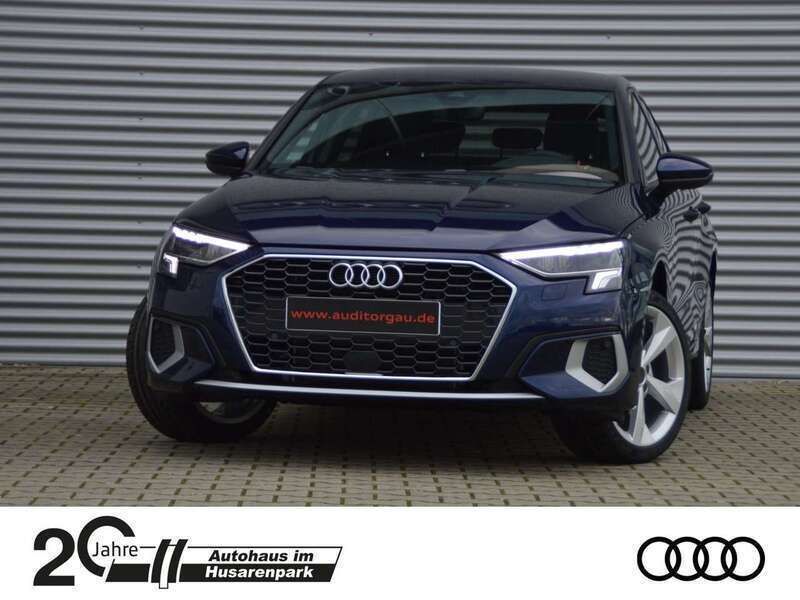 Blau Gebraucht 2024 Audi A3 Sportback Advanced Plus Limousine | 38.490 € (Teuer) - Bild 1/4