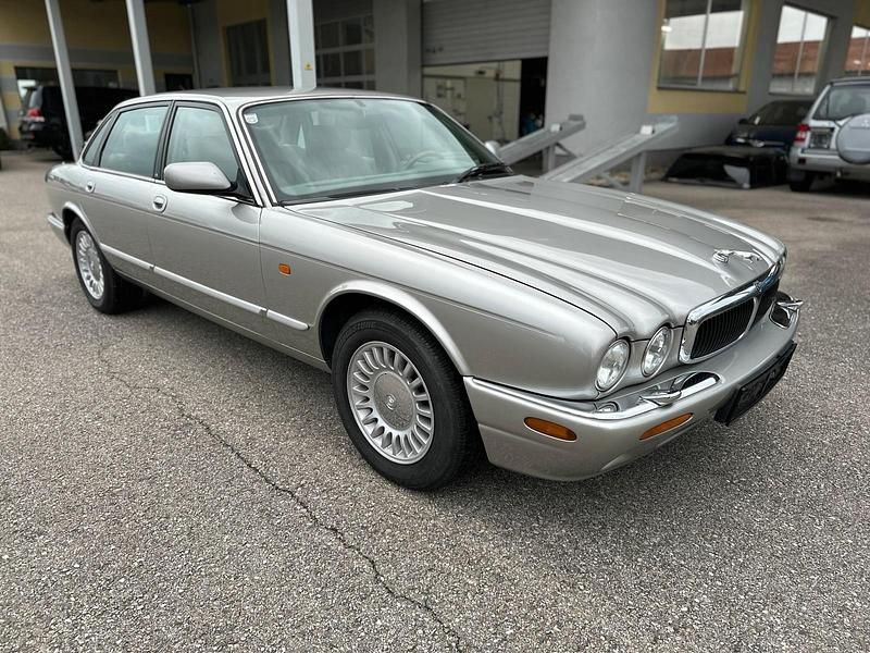 Gebraucht Jaguar XJ8 Executive 237 PS (174 kW) 1999 Silber Limousine