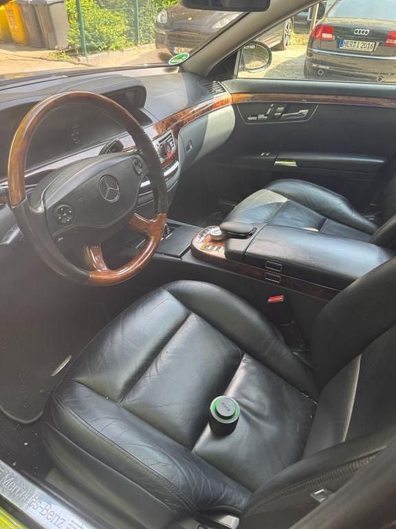 Schwarz Gebraucht 2008 Mercedes 320 Limousine | 9.800 € - Bild 1/4