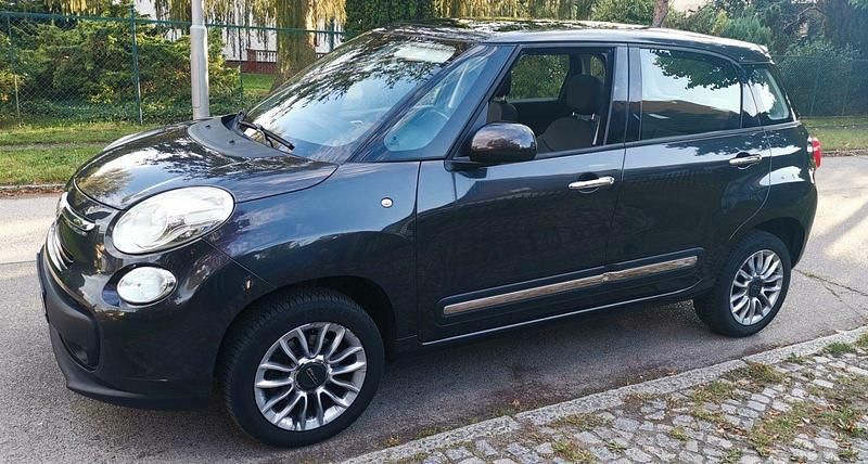 Grau Gebraucht 2015 Fiat 500L Van / Kleinbus | 3.799 € (Superpreis) - Bild 1/4