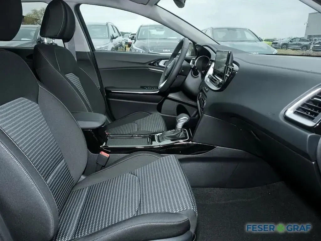 Gebraucht Kia Ceed Style 140 PS (102 kW) 2025 Schwarz (zilinaschwarz) Kleinwagen