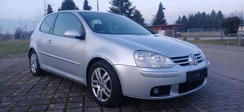 Gebraucht VW Golf V 105 PS (77 kW) 2004 Kleinwagen