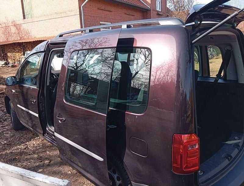 Gebraucht VW Caddy Maxi 102 PS (75 kW) 2016 Blau Van / Kleinbus