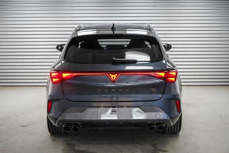 Gebraucht Cupra Leon VZ 333 PS (244 kW) 2025 Magnetic grau metallic (s7)