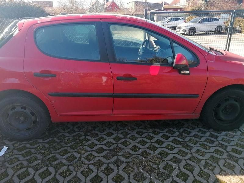 Gebraucht Peugeot 207 Tendance 73 PS (53 kW) 2006 Rot Limousine