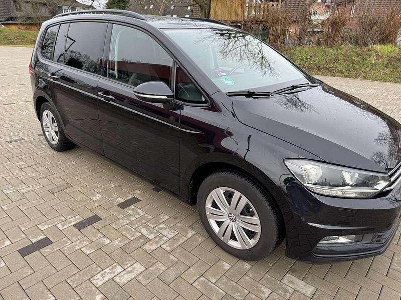 Gebraucht VW Touran 110 PS (80 kW) 2016 Schwarz Van / Kleinbus