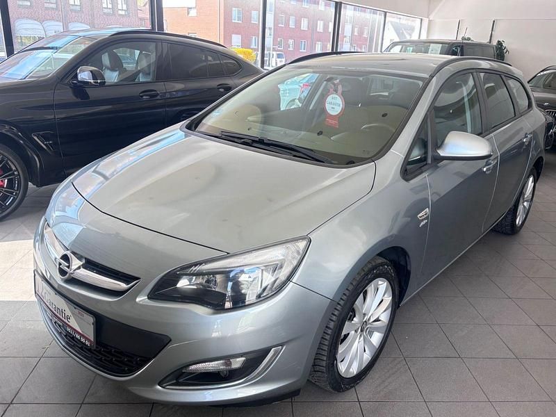 Gebraucht Opel Astra 101 PS (74 kW) 2013 Silber Kombi