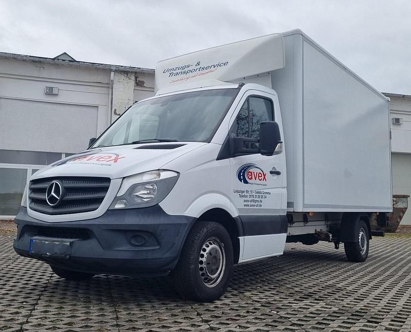 Weiß Gebraucht 2016 Mercedes 316 Van | 19.650 € - Bild 1/4