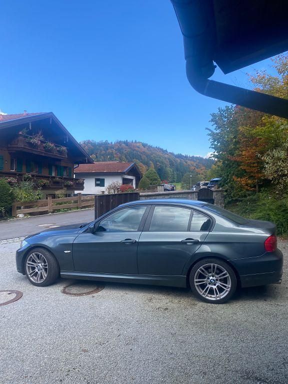 Gebraucht BMW 318 143 PS (105 kW) 2008 Grau Limousine