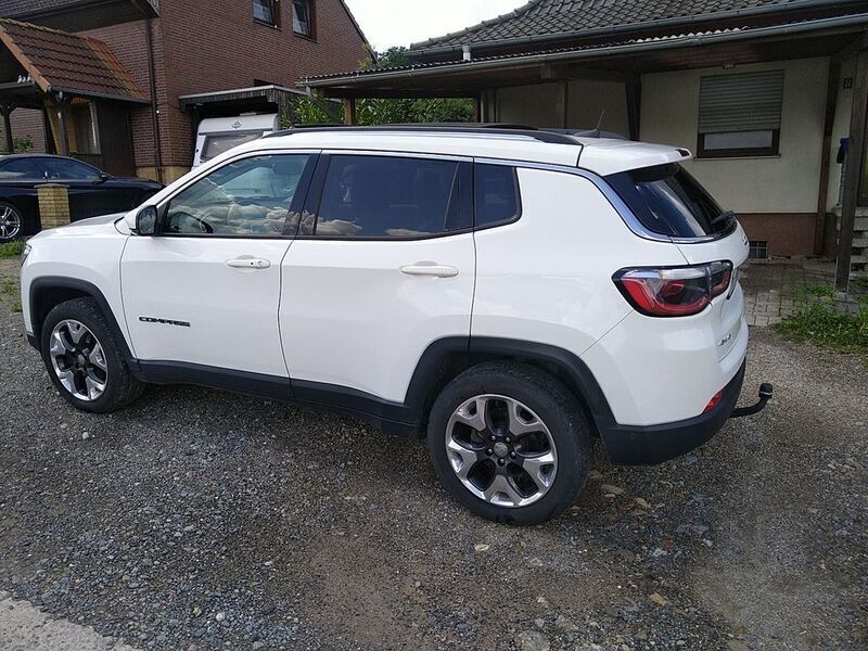 Weiß Gebraucht 2018 Jeep Compass Limited SUV | 15.500 € (Superpreis) - Bild 1/4