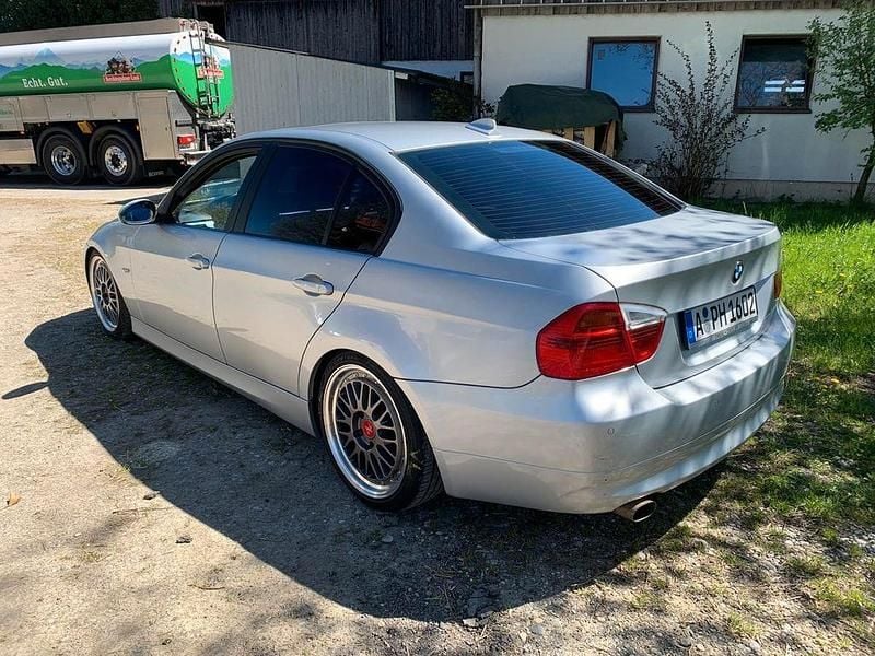Second-hand BMW 320 Performance 150 CP (110 kW) 2006 Argintiu Berlinǎ