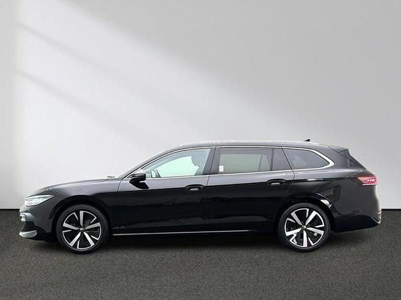 Gebraucht VW Passat Business 150 PS (110 kW) 2024 Grenadillschwarz Kombi