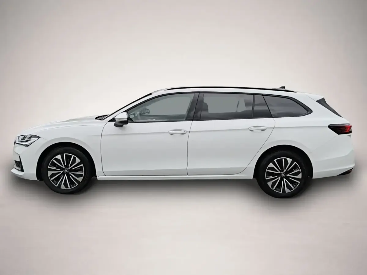 Gebraucht Skoda Superb Selection 150 PS (110 kW) 2025 Weiß Kombi