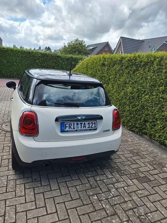 Gebraucht Mini Cooper 136 PS (100 kW) 2016 Weiß Kleinwagen