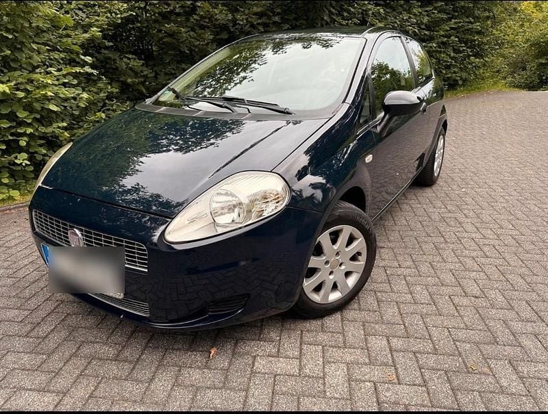Blau Gebraucht 2009 Fiat Grande Punto Kleinwagen | 1.900 € (Guter Preis) - Bild 1/4