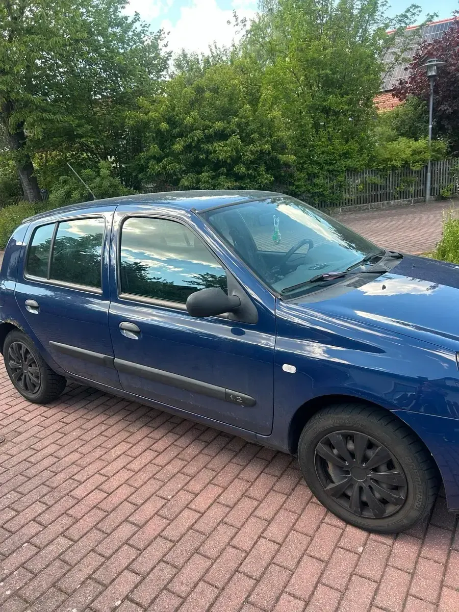 Gebraucht Renault Clio II 60 PS (44 kW) 2003 Blau Kleinwagen