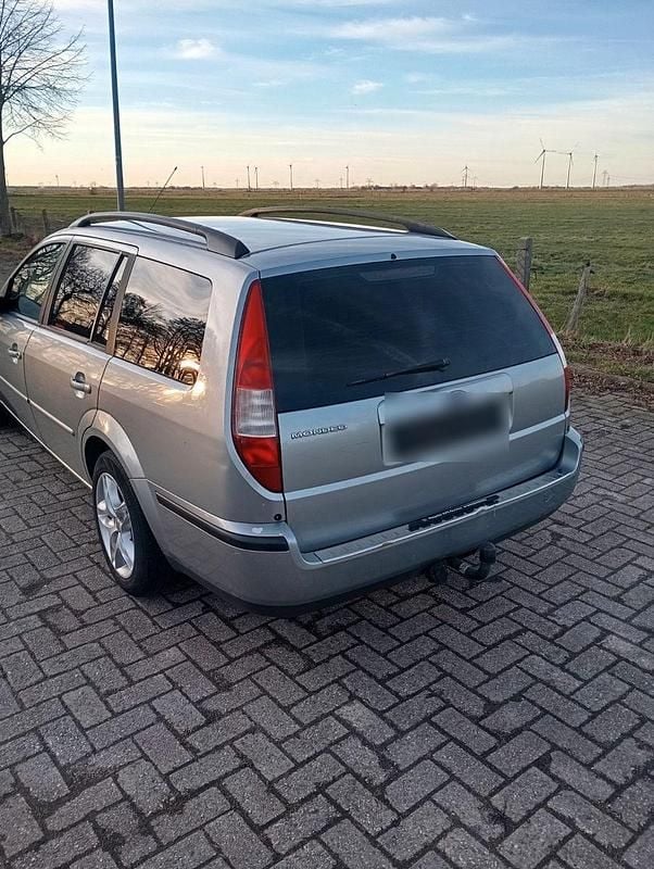 Gebraucht Ford Mondeo Ambiente 145 PS (106 kW) 2005 Grau Kombi