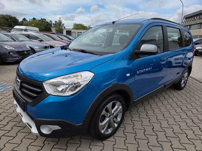 Blau Gebraucht 2016 Dacia Lodgy Celebration Van / Kleinbus | 8.600 € (Fairer Preis) - Bild 1/4