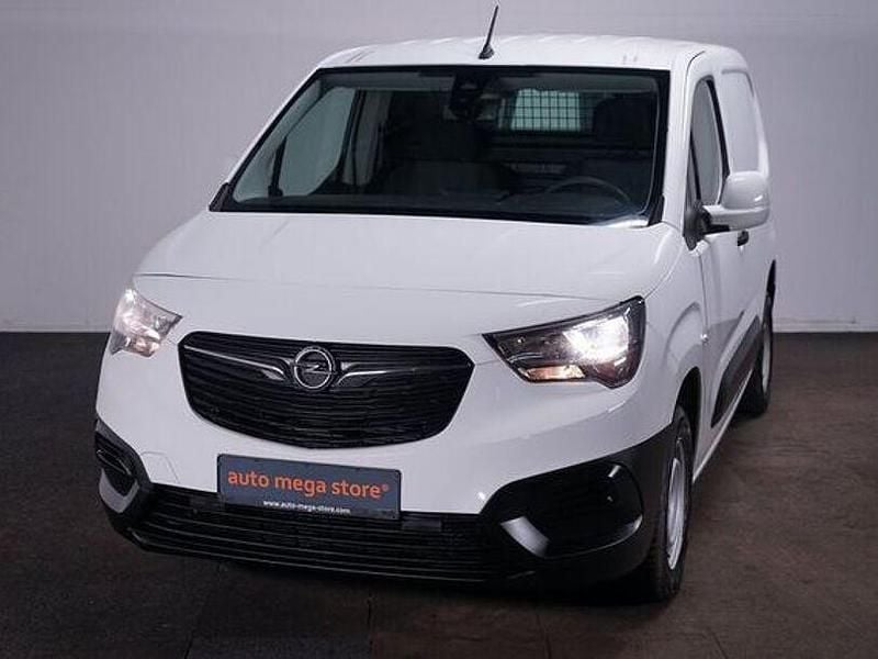 Weiß Gebraucht 2020 Opel Combo Edition Van / Kleinbus | 9.499 € (Guter Preis) - Bild 1/4