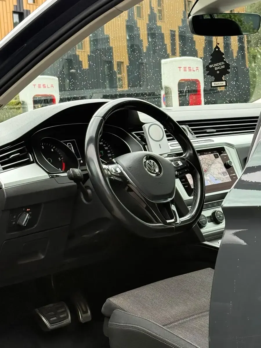 Gebraucht VW Passat 150 PS (110 kW) 2018 Grau Kombi