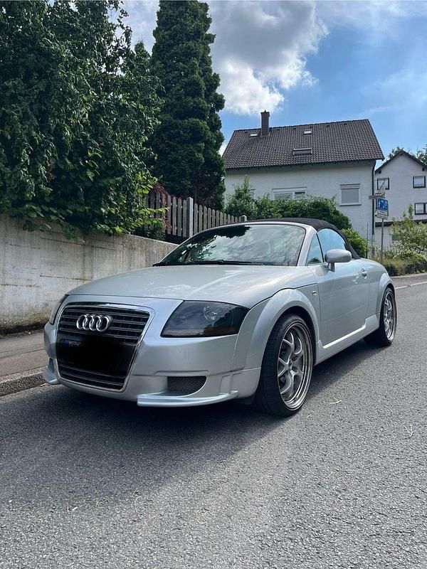 Silber Gebraucht 2004 Audi TT Roadster Sport Cabrio | 9.499 € (Etwas zu teuer) - Bild 1/4