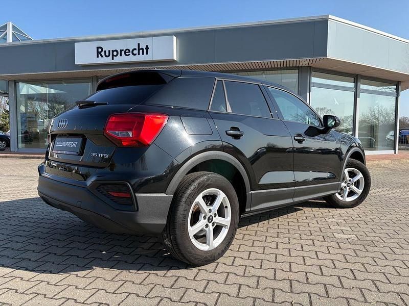 Gebraucht Audi Q2 Basis 150 PS (110 kW) 2022 Schwarz SUV