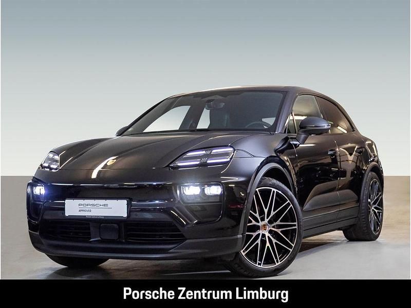 Tiefschwarzmetallic Gebraucht 2025 Porsche Macan SUV | 77.790 € (Superpreis) - Bild 1/4