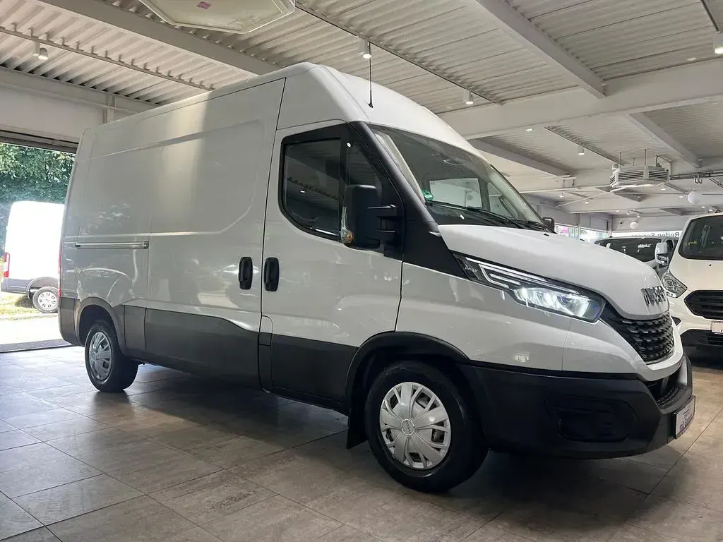 Gebraucht Iveco Daily 155 PS (114 kW) 2021 Weiß Van / Kleinbus