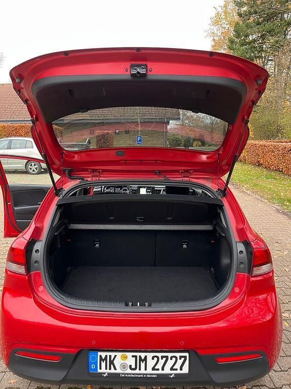 Gebraucht Kia Rio DREAM-TEAM Edition 84 PS (61 kW) 2020 Rot Limousine