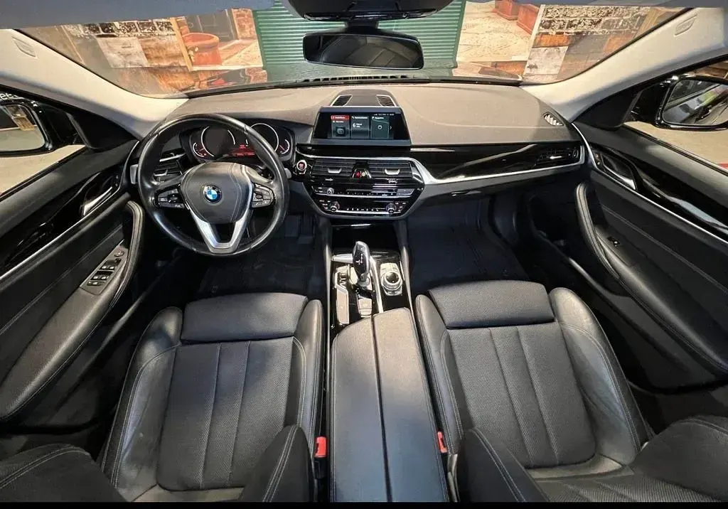 Gebraucht BMW 520 Sport Line 184 PS (135 kW) 2017 Schwarz Limousine