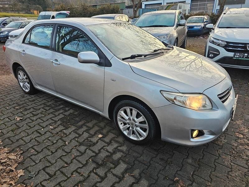Gebraucht Toyota Corolla 132 PS (97 kW) 2010 Silber Limousine