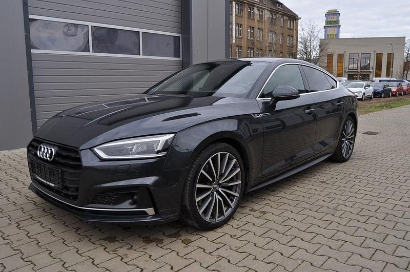 Grau Gebraucht 2018 Audi A5 Sportback S-Line Kleinwagen | 26.490 € (Superpreis) - Bild 1/4