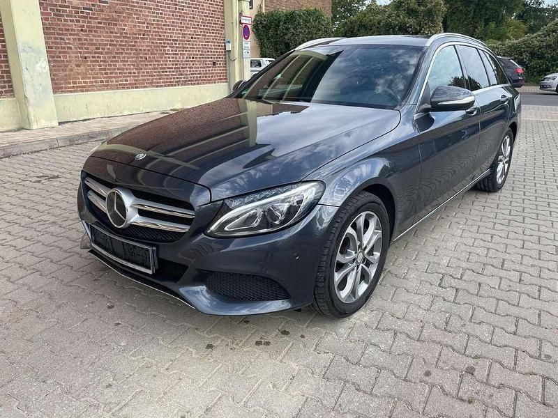 Gebraucht Mercedes C220 Avantgarde 170 PS (125 kW) 2014 Tenoritgrau Kombi