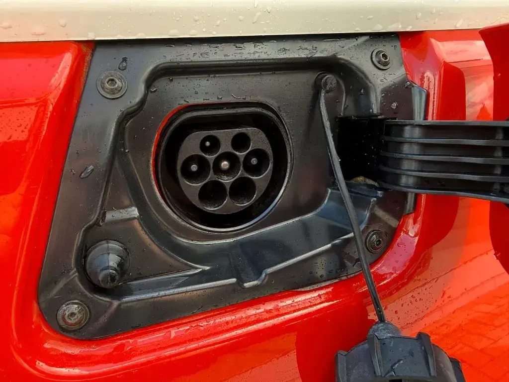 Gebraucht Micro Microlino 11 kW (16 PS) 2024 Rot Kleinwagen